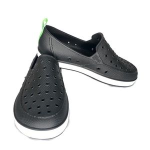 Sanuk Kids Lil Walker slip-ons [size 6] like new